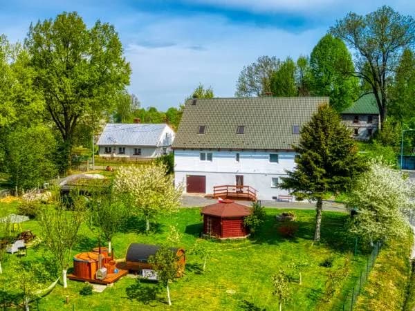 Jak znaleźć tanie noclegi w Polsce i zaoszczędzić na podróży