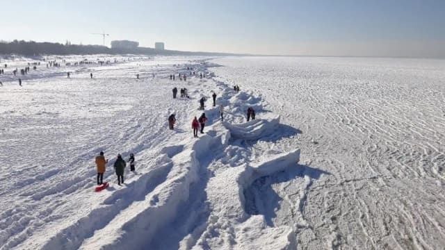 Czy Bałtyk zamarza? Rzadkie zjawisko i jego wpływ na środowisko