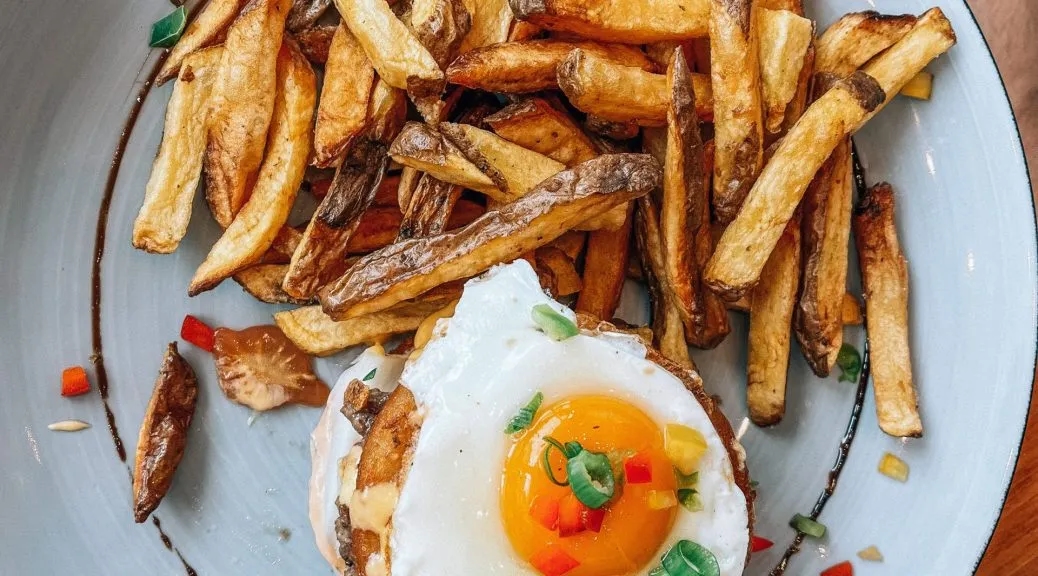 Gdzie zjeść w Paryżu tanio i smacznie? Odkryj najlepsze miejsca
