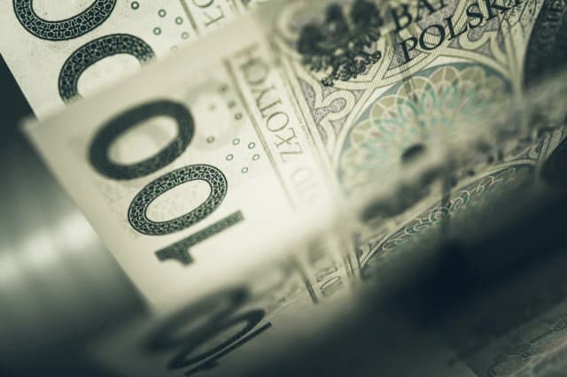 Ile na wesele z noclegiem? Kwoty, które warto wręczyć na prezent