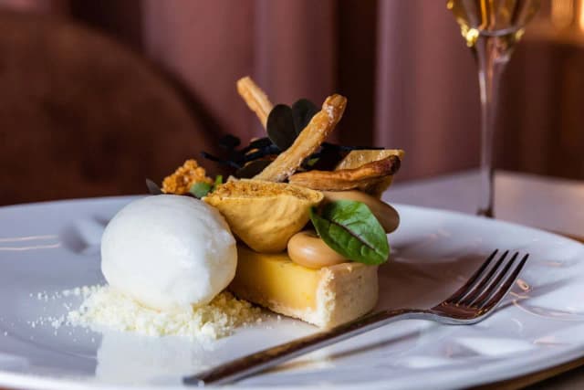 Gdzie zjeść w Żywcu? Odkryj najlepsze restauracje i smaki