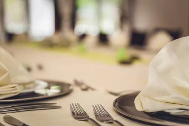 Gdzie zjeść w Białej Podlaskiej? Odkryj najlepsze restauracje i smaki